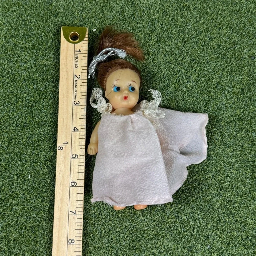 Vintage Mini Plastic Doll‎ Brown Ponytail Blue Eyes White Dress 6in Toy Figure